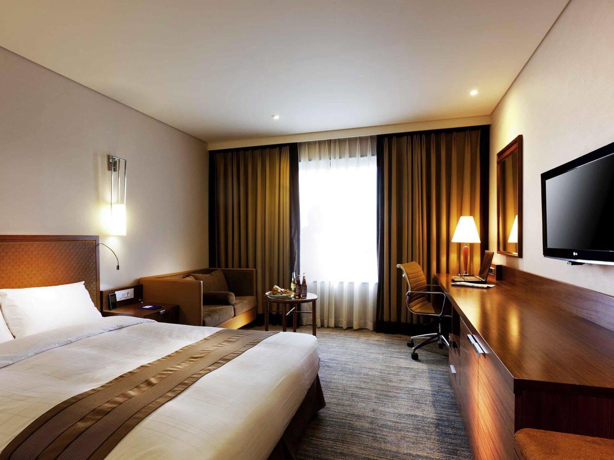 Novotel Ambassador Doksan Seoul Exterior photo